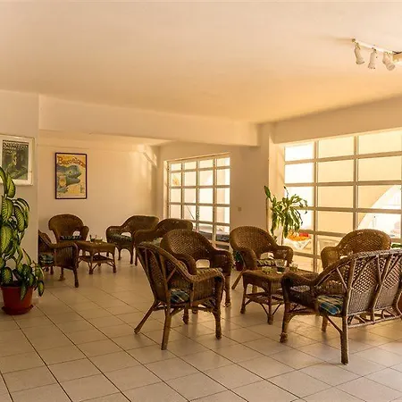 Apart-hotel Cantinho Do Mar 4*