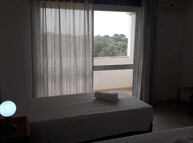 Cantinho Do Mar 公寓式酒店 4*